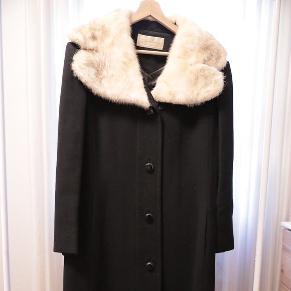 Winter Wool Coat with Fur Collar - Picture 1 of 6
